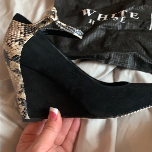 Wedge heeled size 7 - Picture 3 of 6